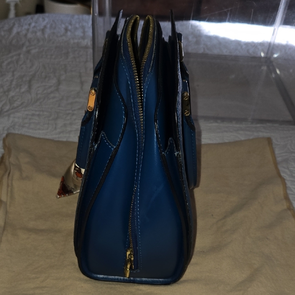 Vintage Louis Vuitton Navy Epi Pont Neuf - Picture 8 of 8